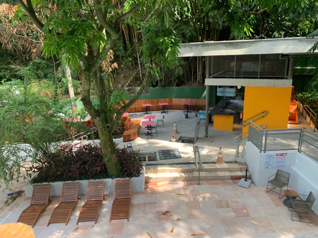 Área externa em obra